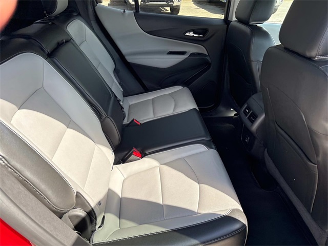 Vehicle image 22 of 34