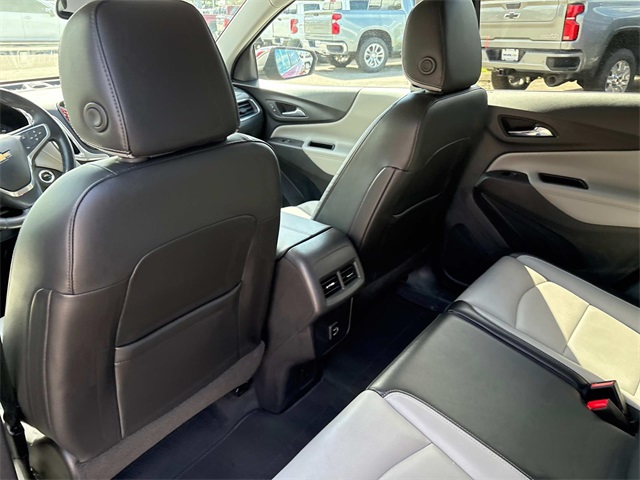 Vehicle image 18 of 34