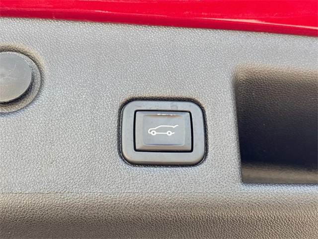 Vehicle image 14 of 34