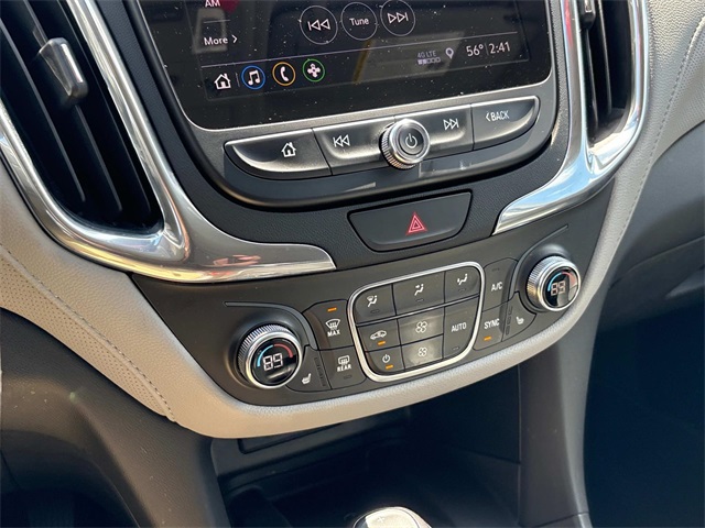 Vehicle image 32 of 34