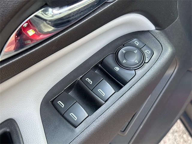 Vehicle image 26 of 34