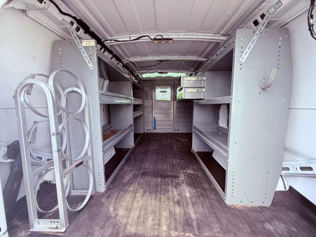 Vehicle image 24 of 33