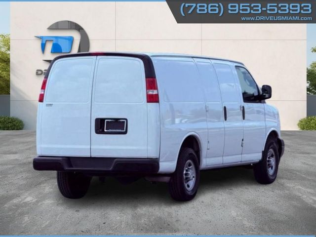 Vehicle image 10 of 33