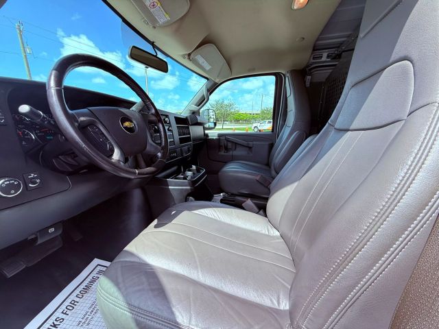 Vehicle image 22 of 33