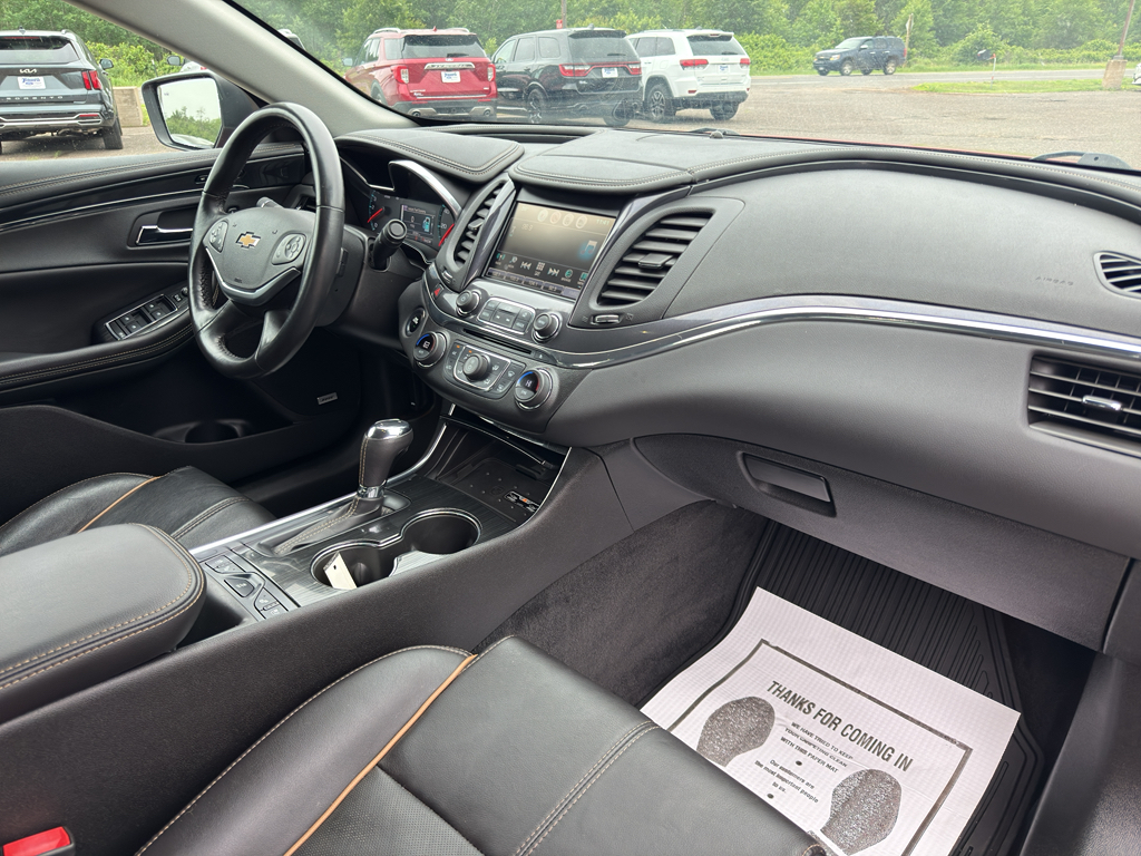 Vehicle image 17 of 26