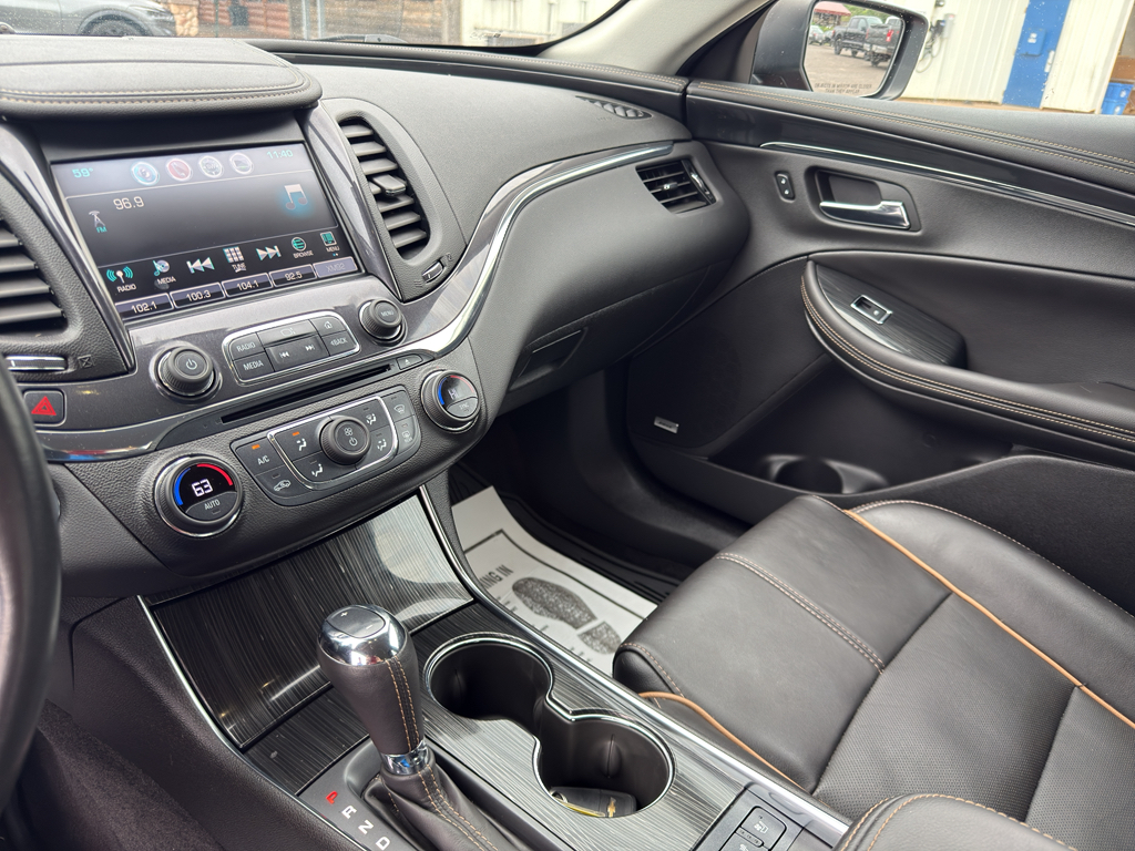 Vehicle image 22 of 26