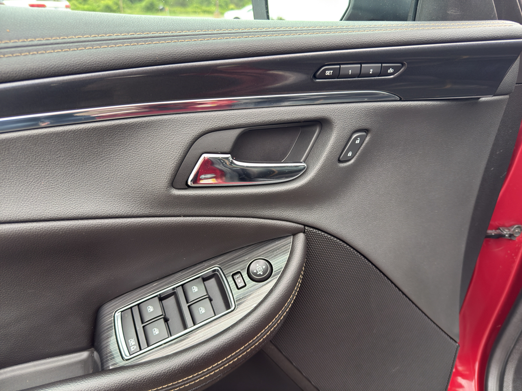 Vehicle image 23 of 26
