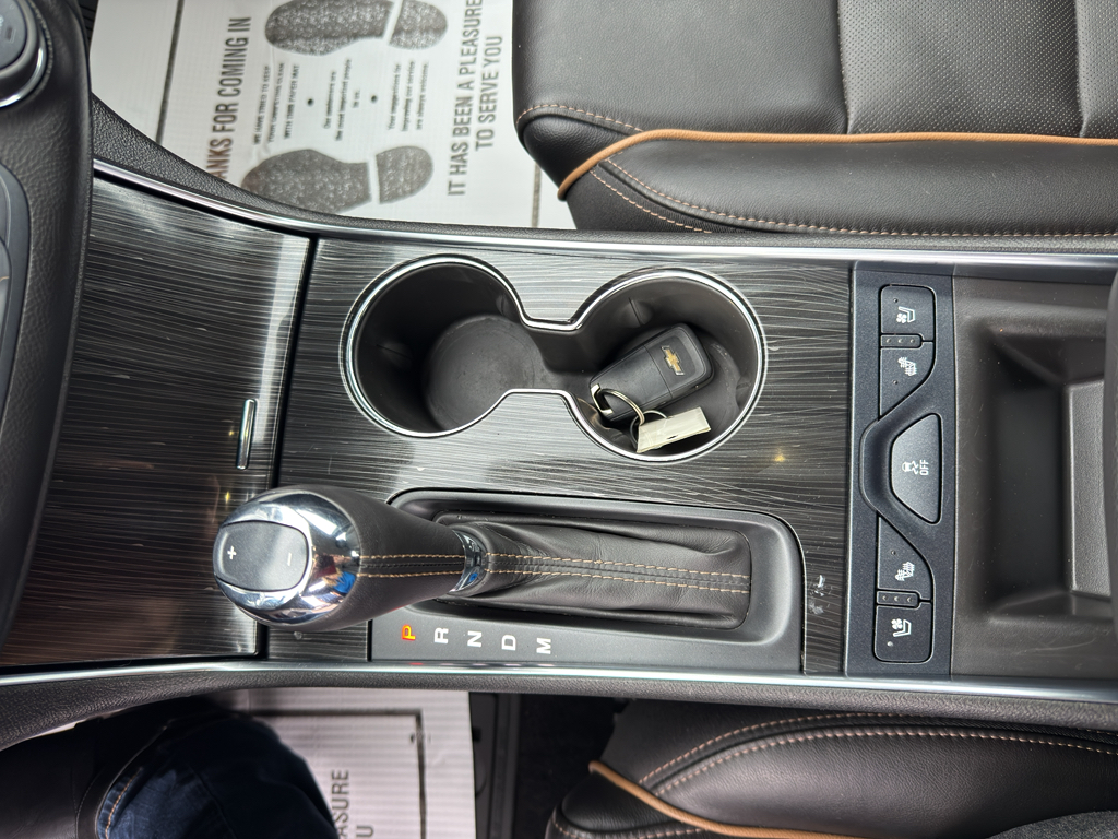 Vehicle image 21 of 26
