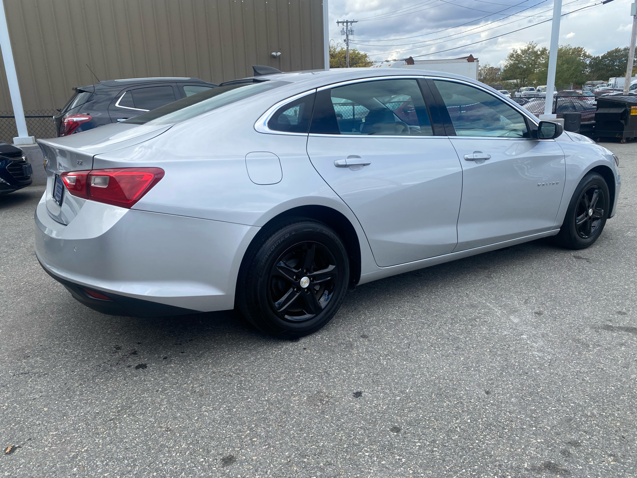 2020 Chevrolet Malibu LS Image 3 of 18
