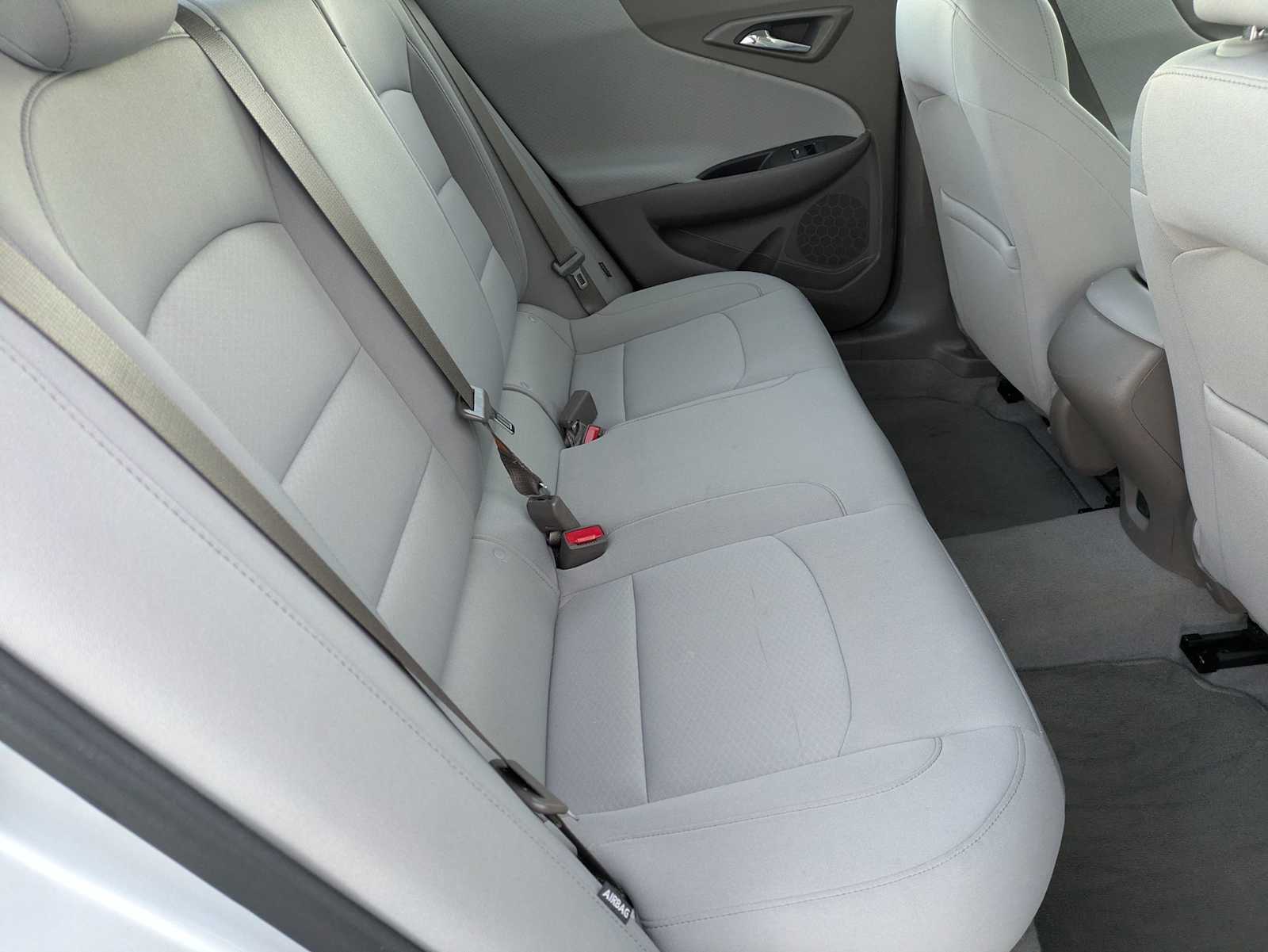 2020 Chevrolet Malibu LS Image 9 of 30