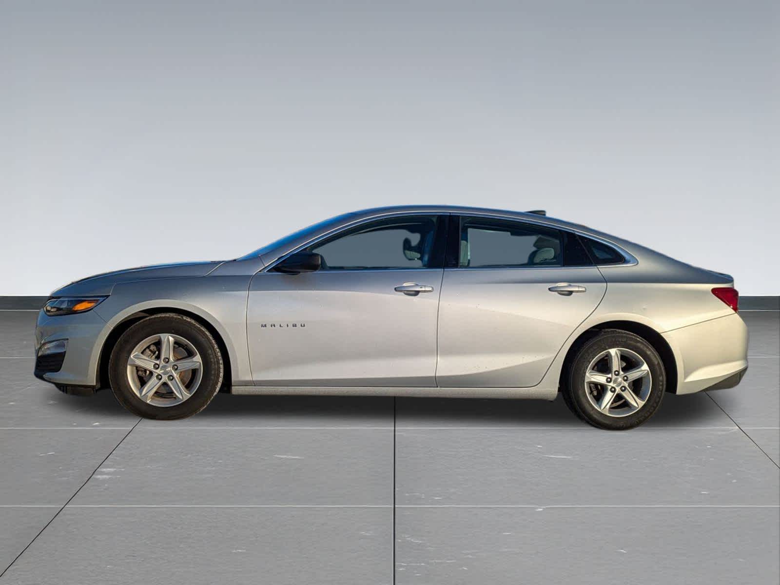 2020 Chevrolet Malibu LS Image 7 of 30