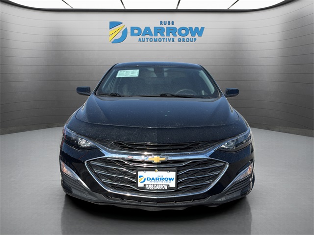 2020 Chevrolet Malibu LS Image 2 of 27