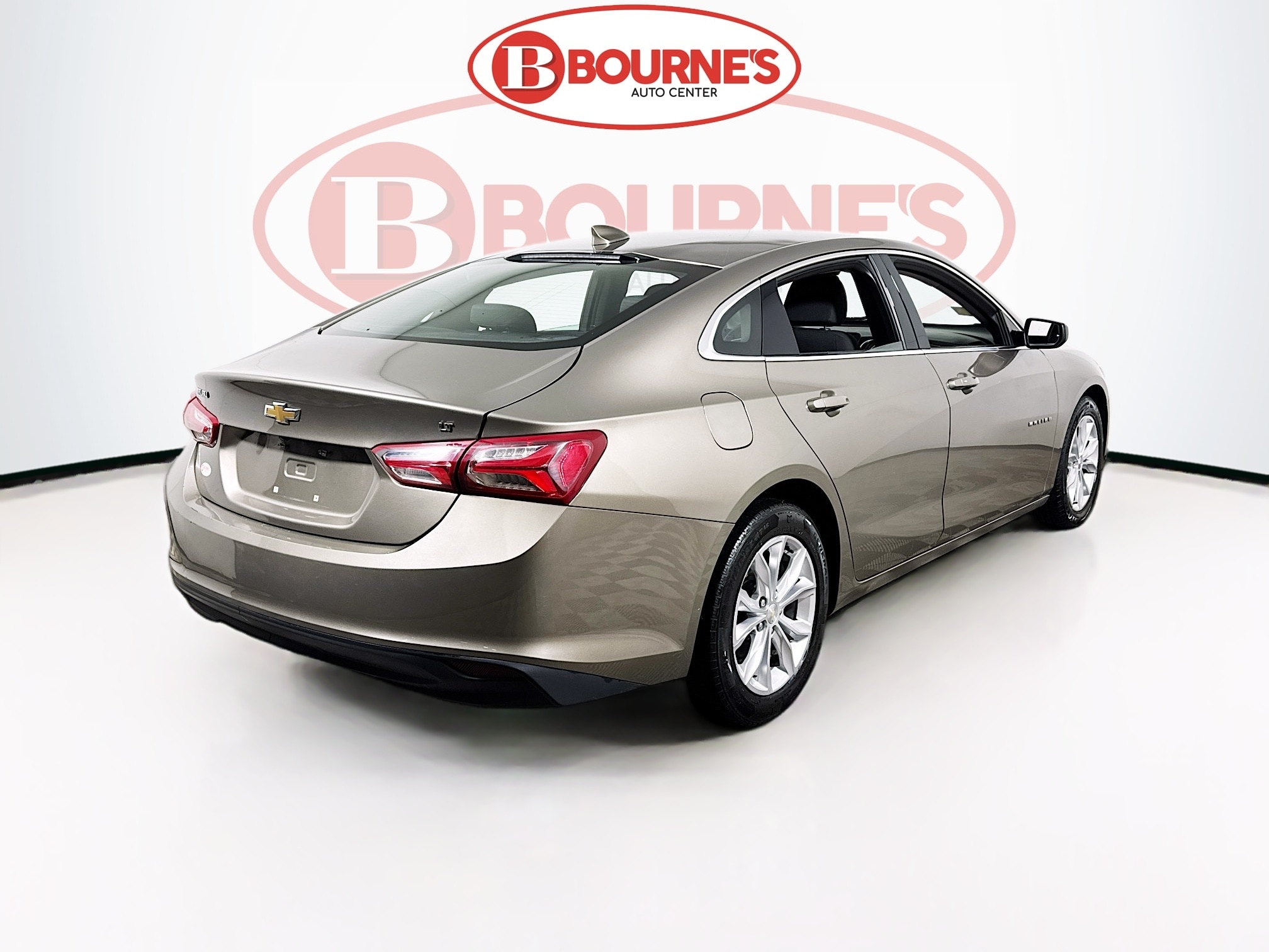 2020 Chevrolet Malibu LT Image 5 of 30