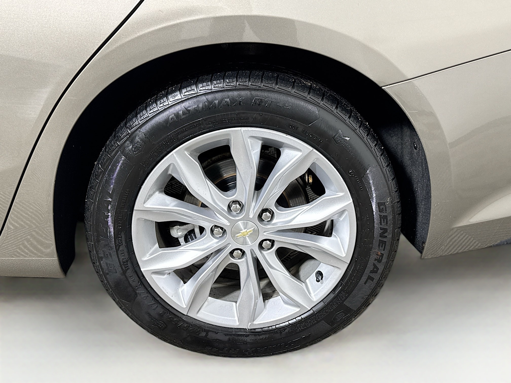 2020 Chevrolet Malibu LT Image 9 of 30