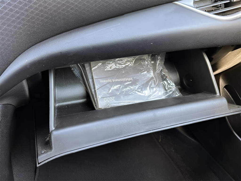 Vehicle image 28 of 35