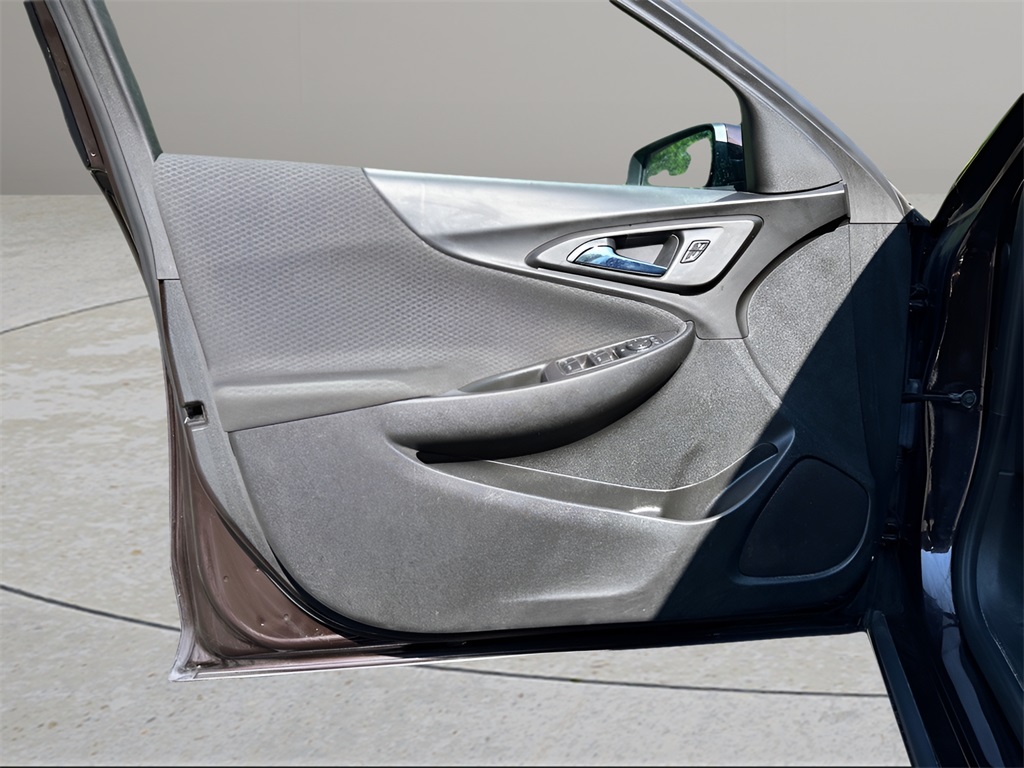Vehicle image 26 of 35