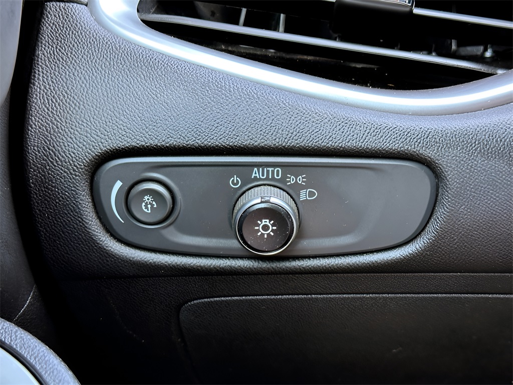 Vehicle image 31 of 35