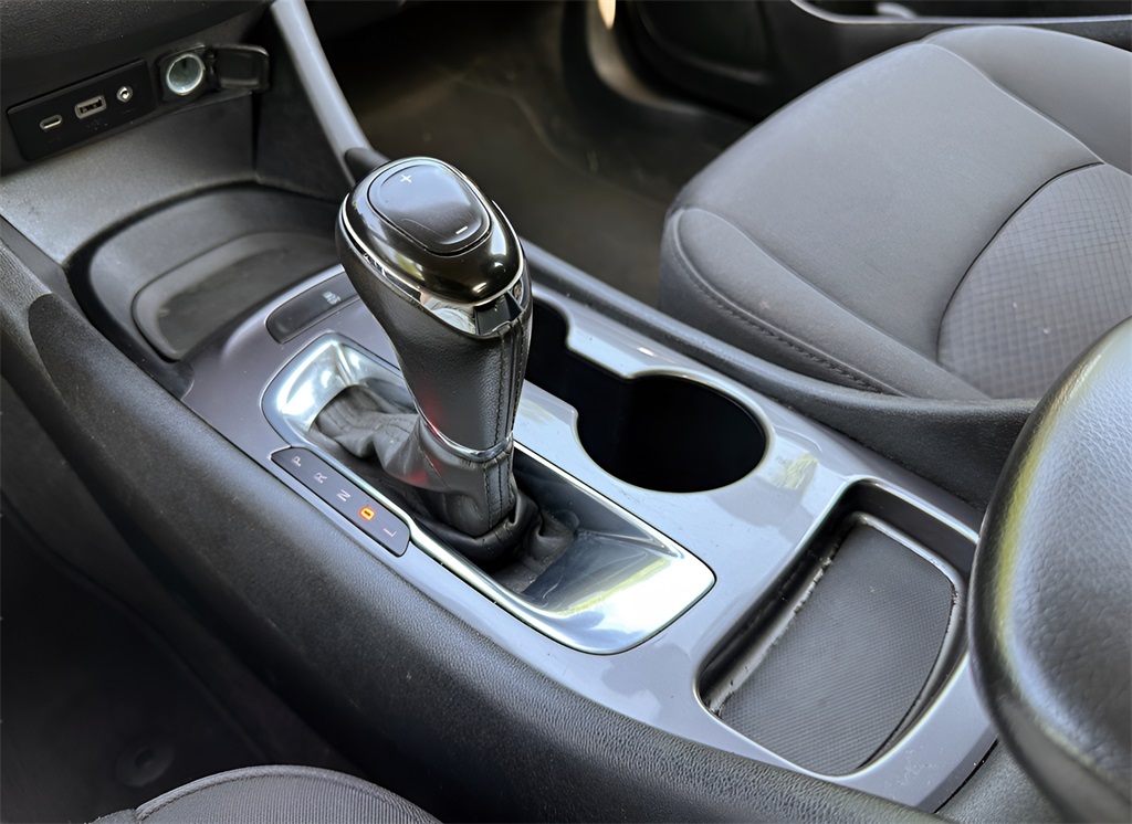 Vehicle image 24 of 35