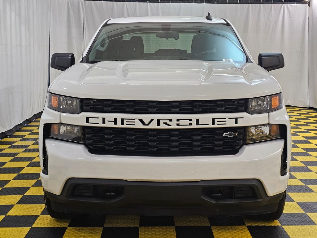 2020 Chevrolet Silverado 1500 Custom Image 2 of 31