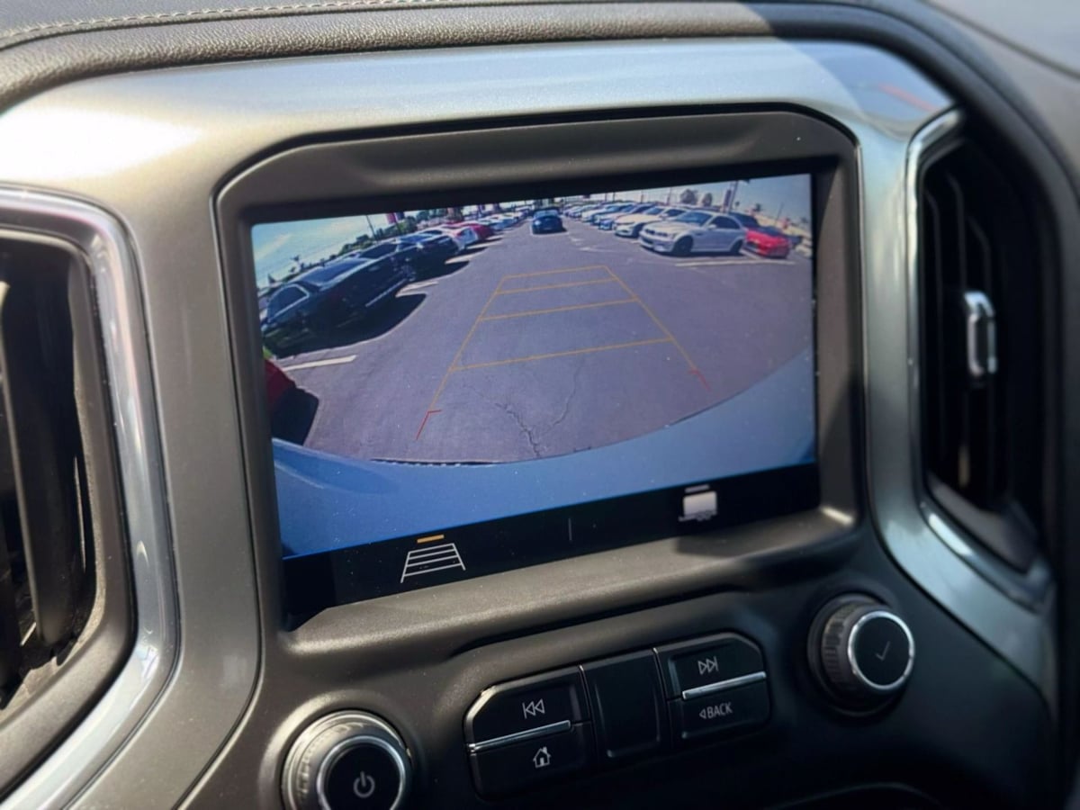 Vehicle image 28 of 35