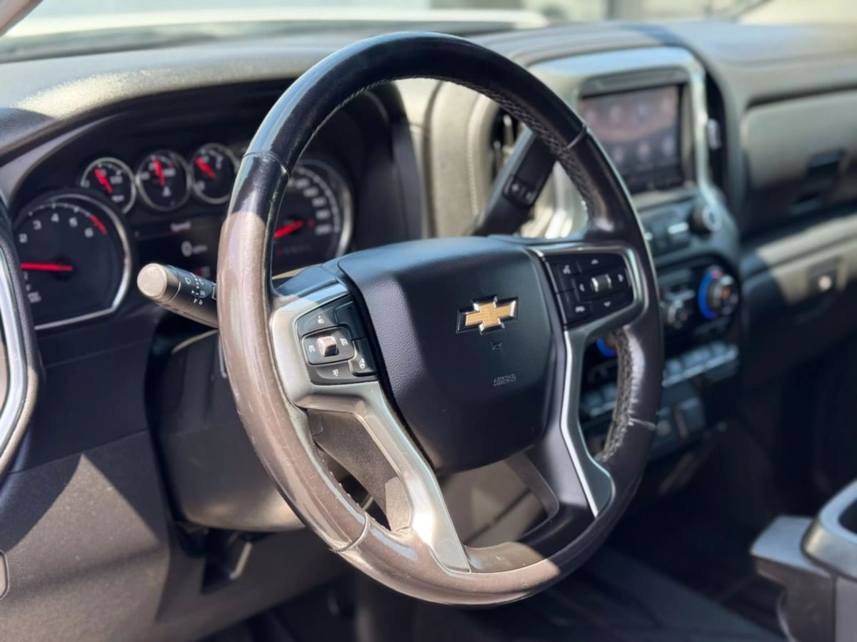 Vehicle image 24 of 35