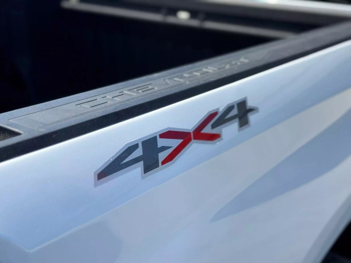 Vehicle image 14 of 35