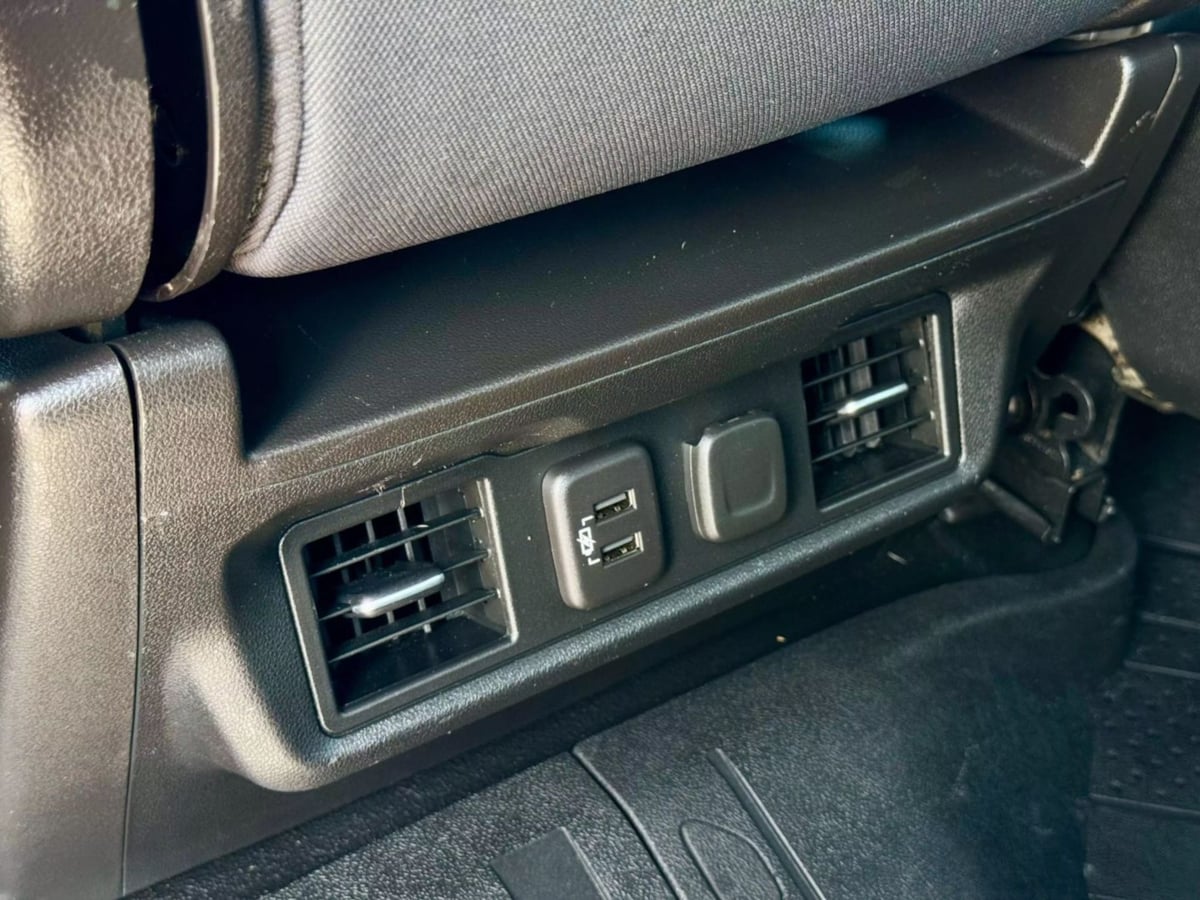 Vehicle image 20 of 35