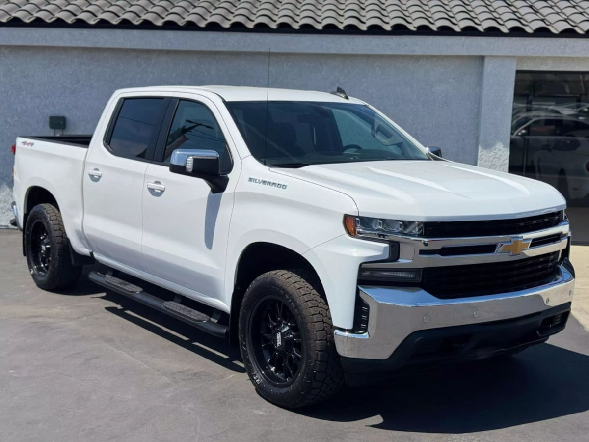 Vehicle image 4 of 35