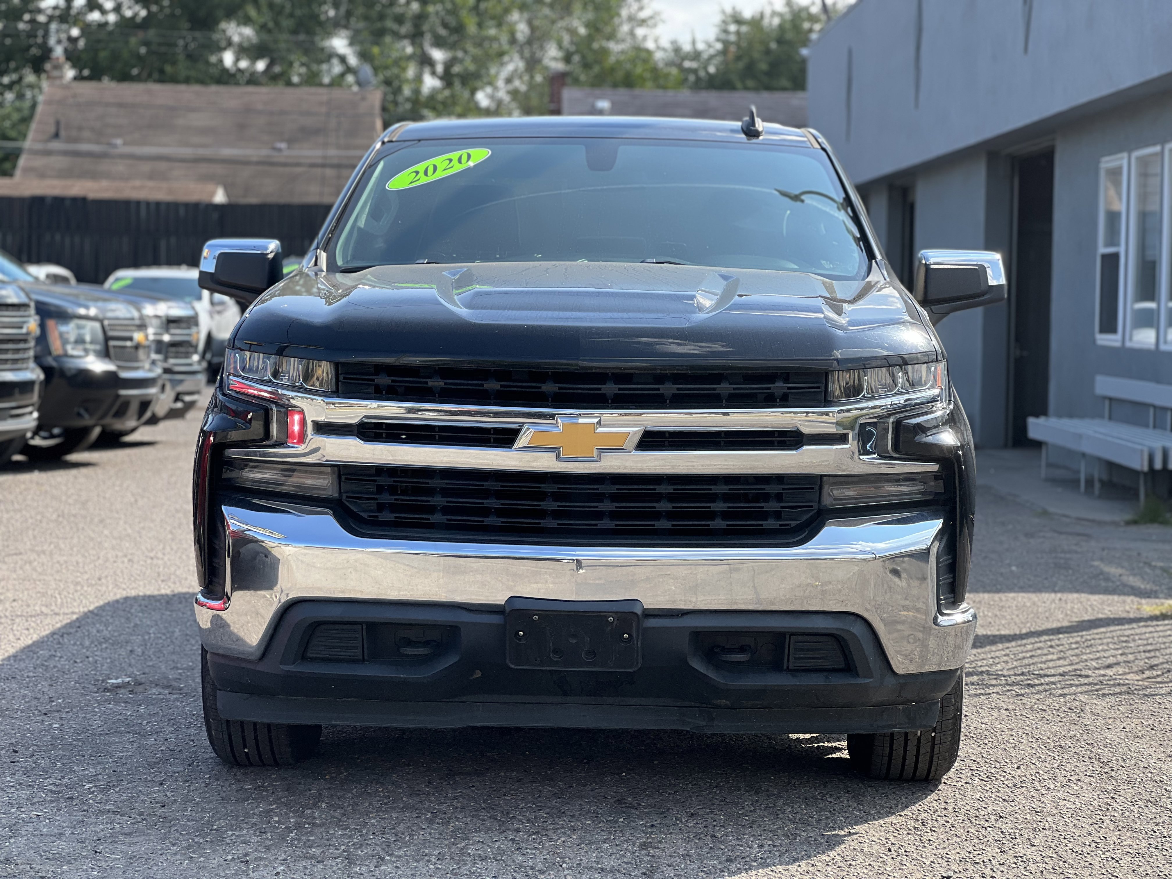 2020 Chevrolet Silverado 1500 LT Image 2 of 26