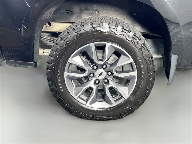 Vehicle image 37 of 41