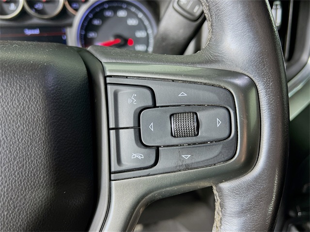 Vehicle image 32 of 41