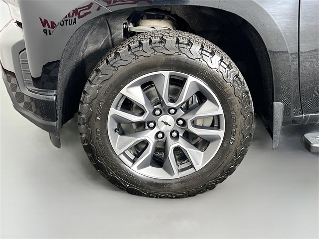 Vehicle image 26 of 41