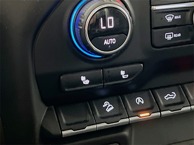 Vehicle image 21 of 41
