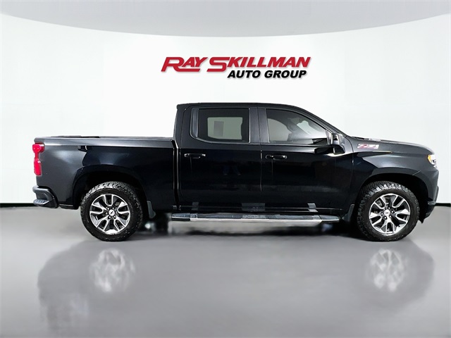 Vehicle image 4 of 41