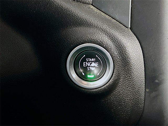 Vehicle image 16 of 41