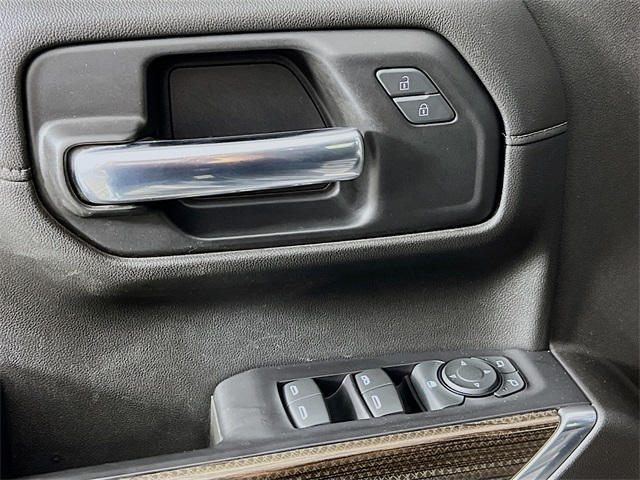 Vehicle image 9 of 41