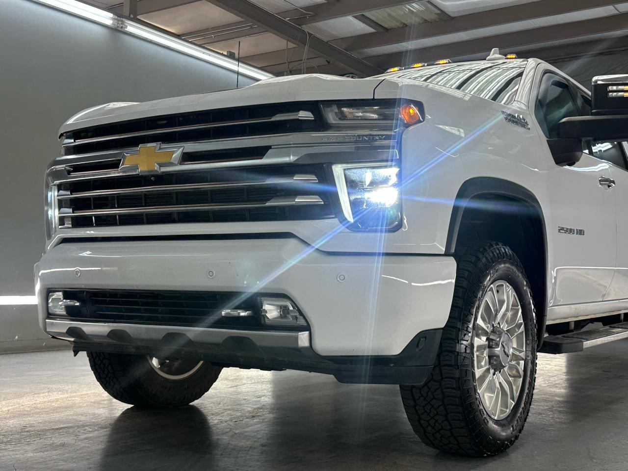 2020 Chevrolet Silverado 2500HD High Country Image 2 of 35