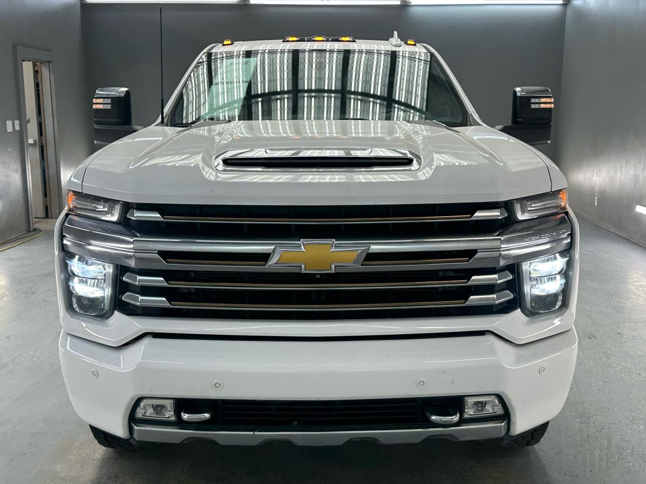 2020 Chevrolet Silverado 2500HD High Country Image 3 of 35