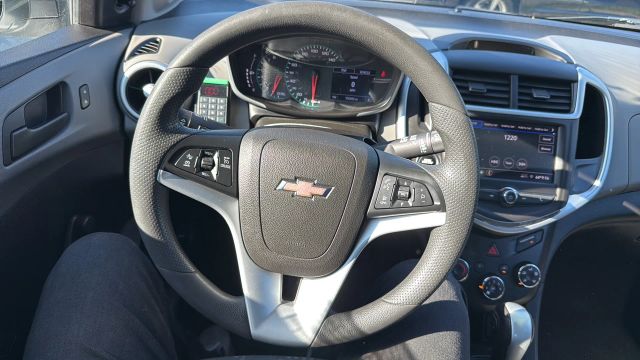 2020 Chevrolet Sonic LT Image 16 of 31