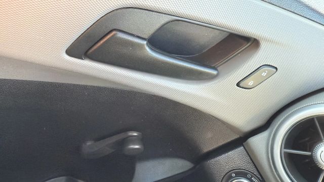 2020 Chevrolet Sonic LT Image 26 of 31