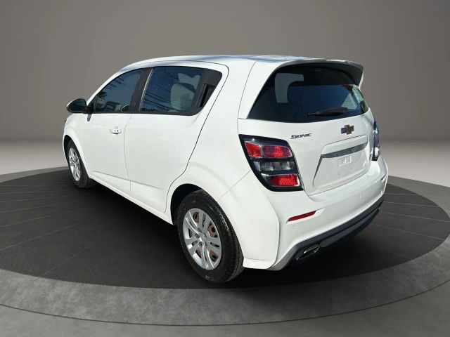 2020 Chevrolet Sonic LT Image 7 of 31