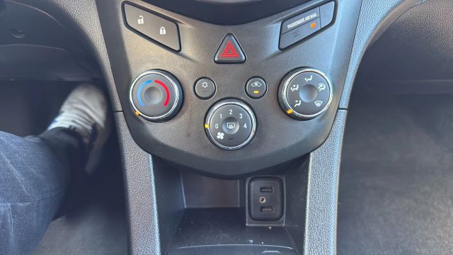 2020 Chevrolet Sonic LT Image 27 of 31