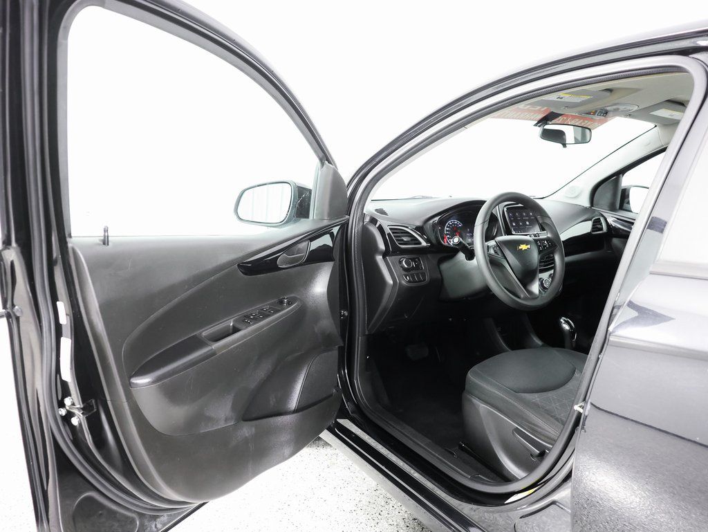 2020 Chevrolet Spark LT Image 15 of 28