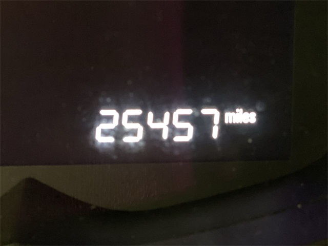 Vehicle image 11 of 23
