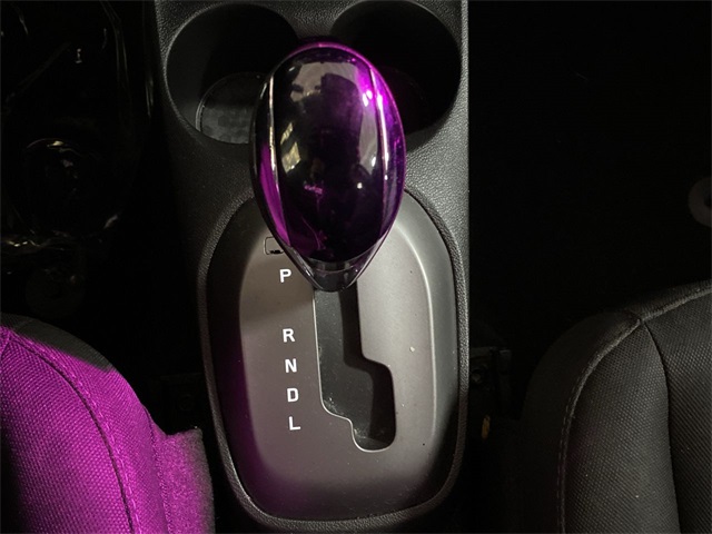 Vehicle image 17 of 23
