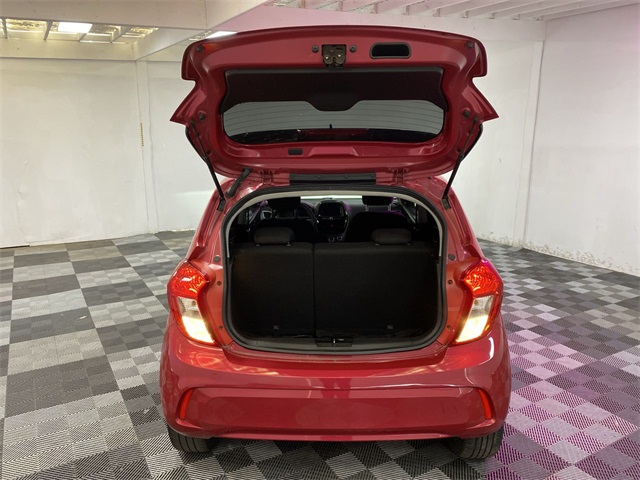 Vehicle image 19 of 23