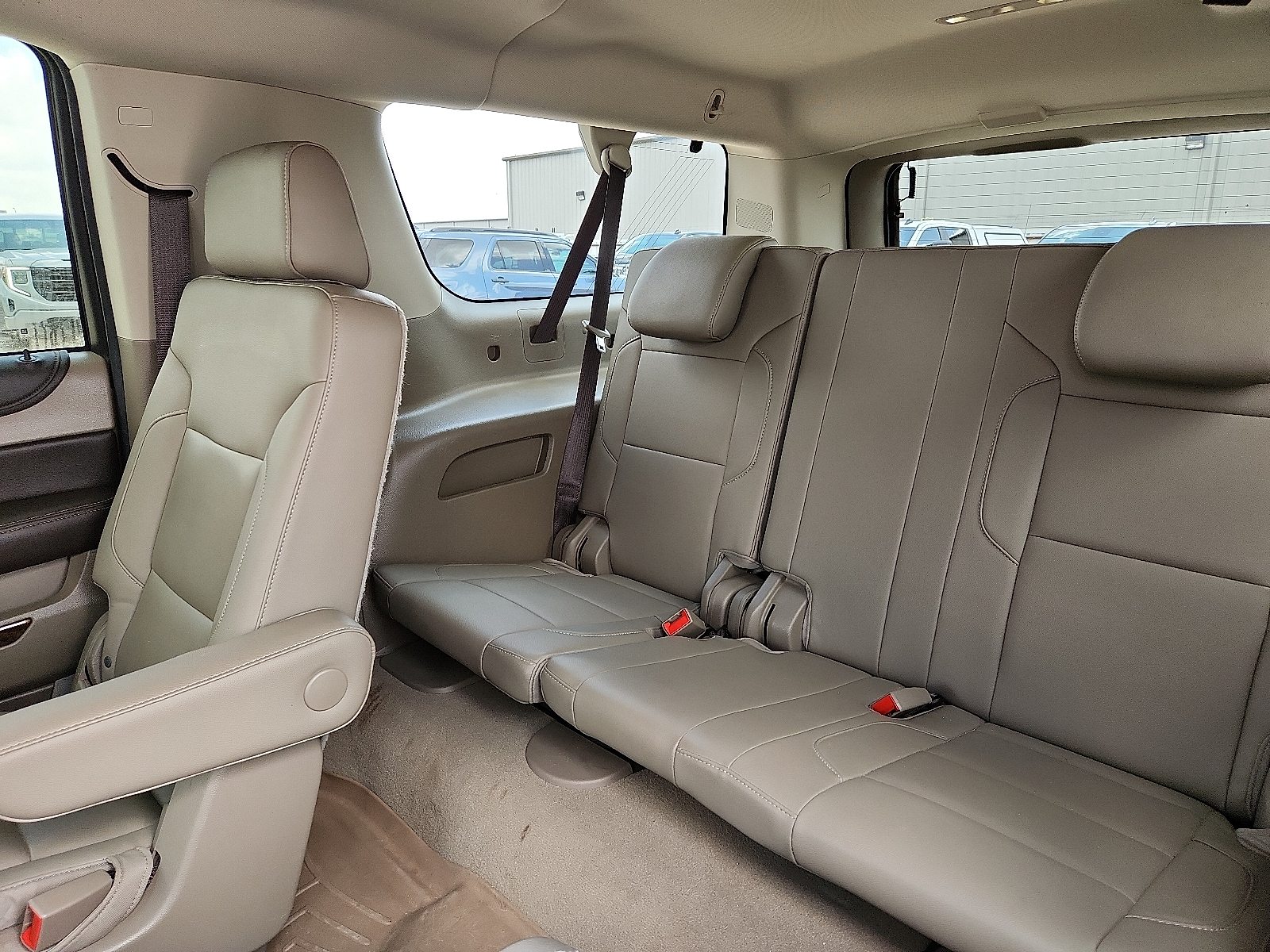 Vehicle image 10 of 20