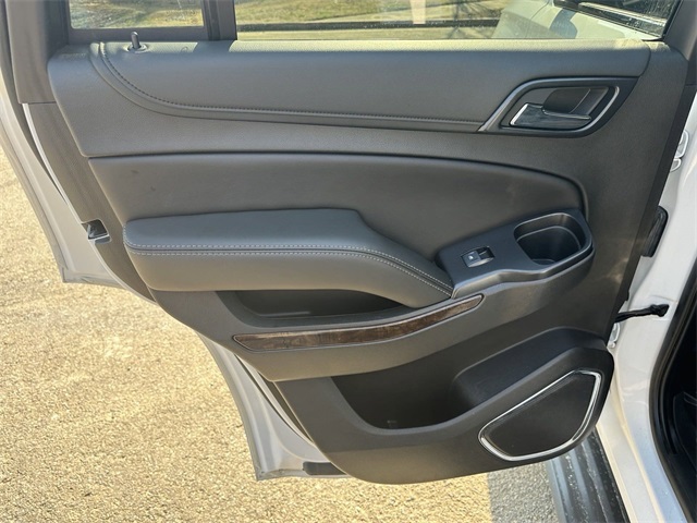 Vehicle image 22 of 32