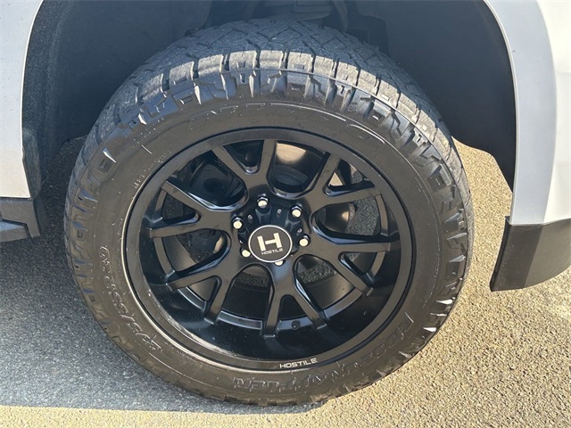 Vehicle image 12 of 32
