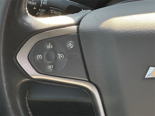 Vehicle image 25 of 32
